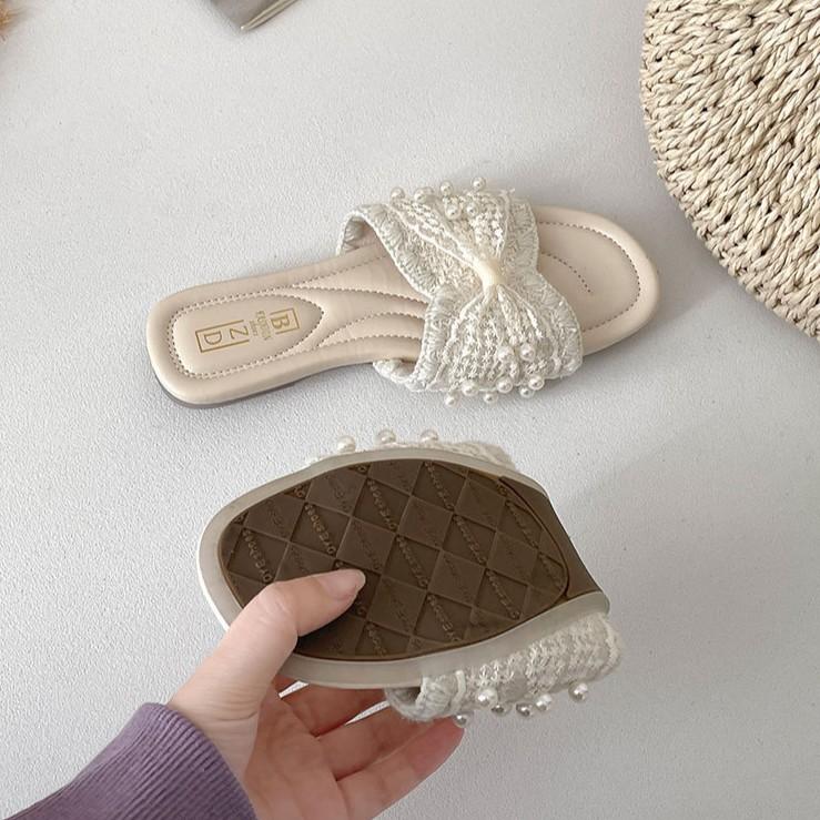 Beige Fashion Popular One-word Flat-bottomed Non-slip Slippers for Women's Summer Wear 2025 New Models with Skirts French Cool Slippers