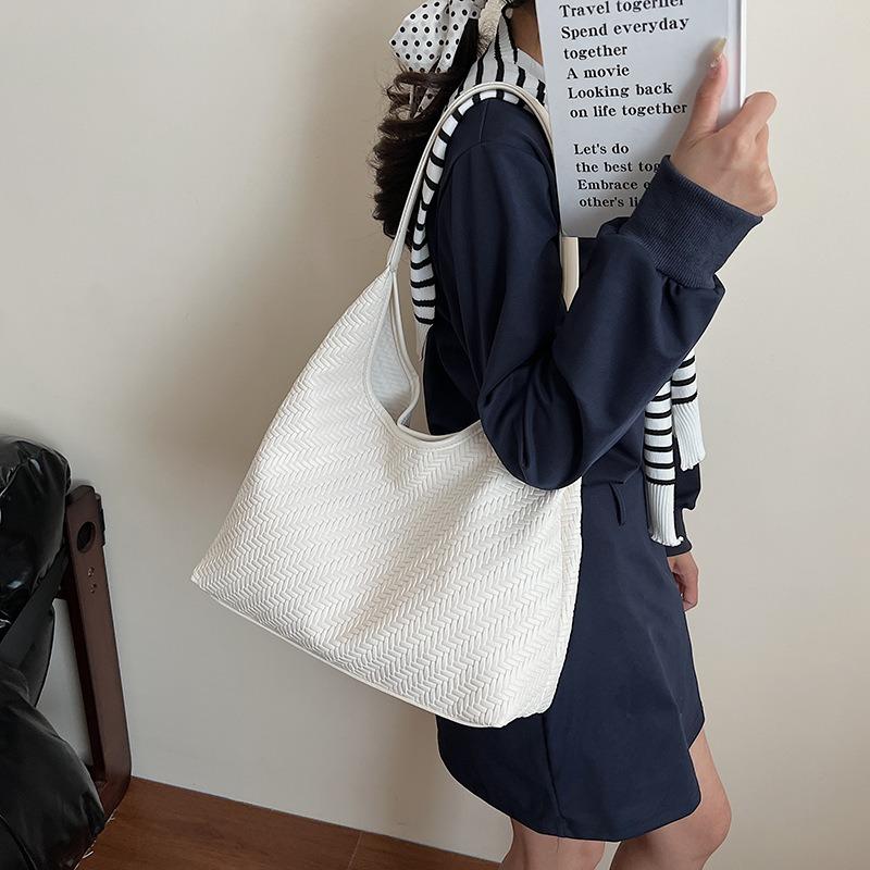 Premium bag women's new casual niche tote bag large capacity retro commuter shoulder bag