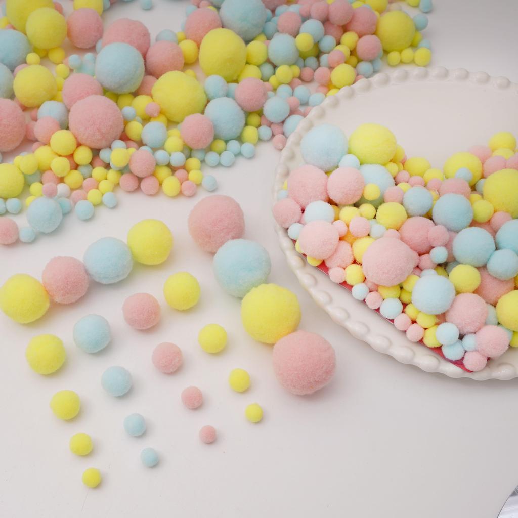 20-200 Stück Bunte Pompon-Plüschbälle Gemischte Farbe Kreatives Kinder-Handarbeitsmaterial Glitzer-Schaumstoffball DIY Bastelbedarf