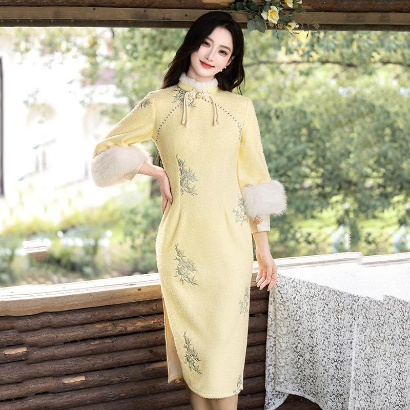 Yellow embroidered velvet winter clothing national style new Chinese long-sleeved improved cheongsam winter thick young women's high sense