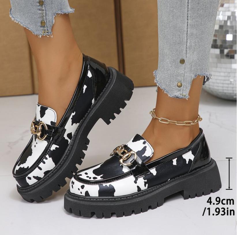 Fashion Women Loafers Spring New Slip-On Work Shoes Round Toe Flat Heel Comfortable Casual Retro Lazy British Style Small Leather Shoes