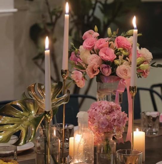 

3 шт. Латунные золотистые металлические конусные подсвечники, Многоярусный набор для демонстрации свечей с текстурированным основанием и усиленным стержнем 3pcs светло-желтого