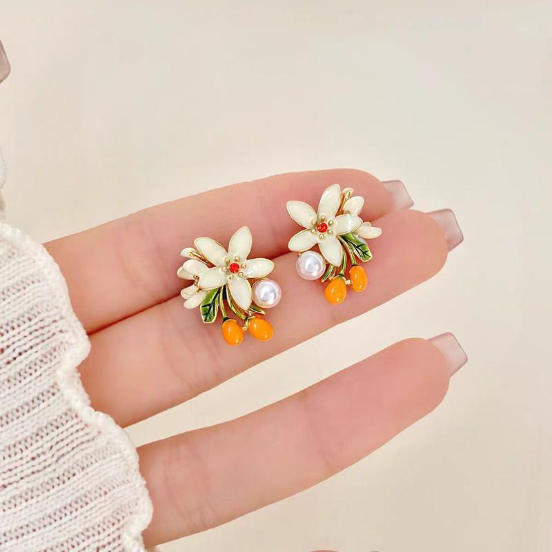 2025 New Trendy Enamel Kumquat Flower Stud Earrings for Women Sweet Imitation Pearl Flower Stud Earrings Fashion Date Zircon