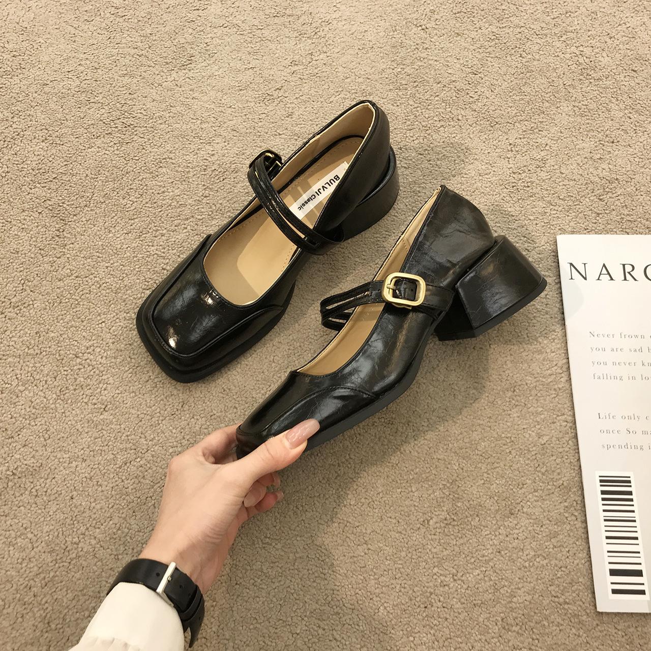 

Ретро-темперамент, квадратная головка, толстый каблук, туфли Мэри Джейн, маленькие кожаные туфли, женские туфли с одним словом, пряжка, вечерние туфли с юбкой, для поездок на работу 39