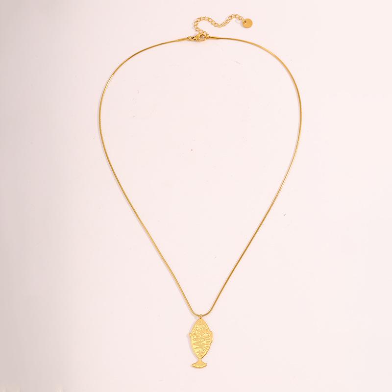Retro Niche Exquisite Carved Fish Pendant Necklace, Non-Fading Titanium Steel Jewelry for Women