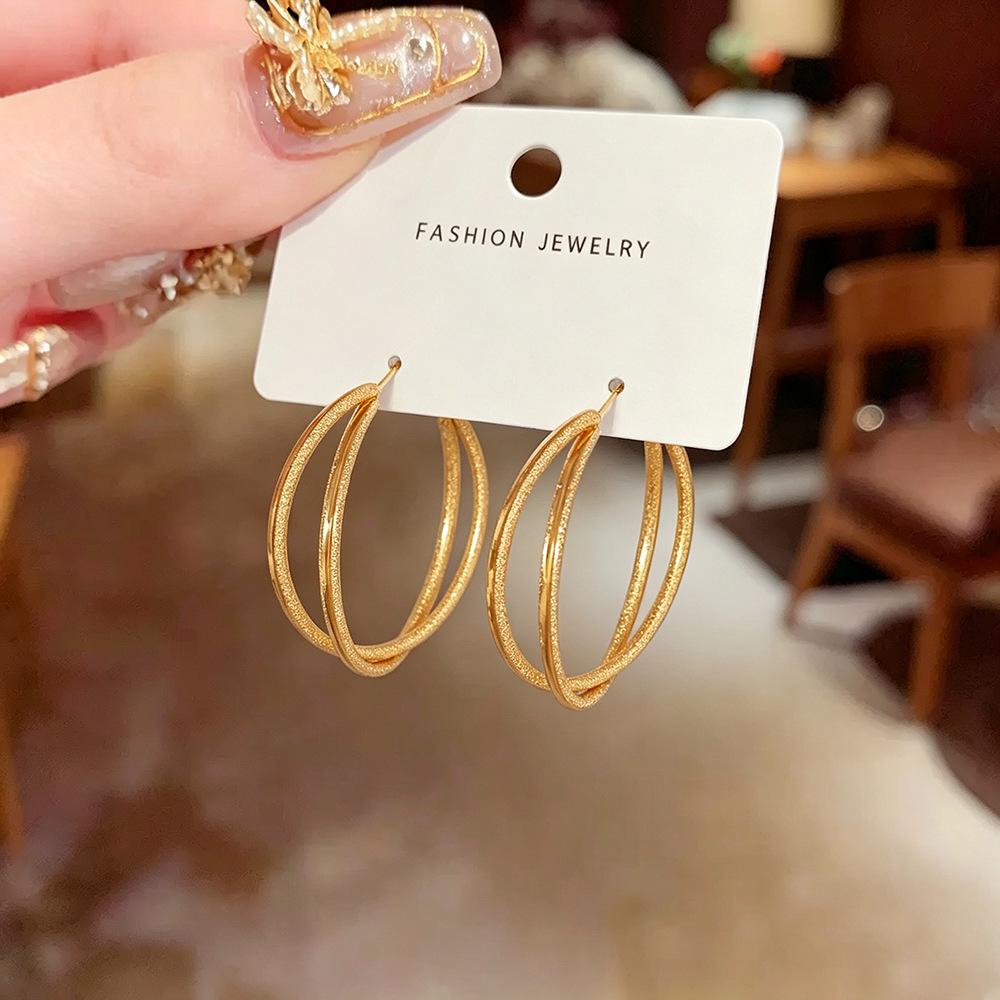 Exquisite Geometric Retro Earrings for Women – Simple, Versatile, and Elegant