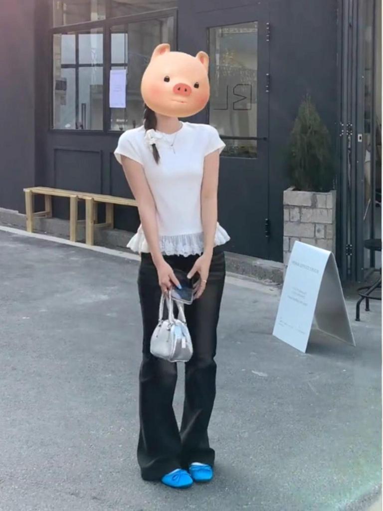 Women's White Lace Patchwork Short Sleeve T-shirt: Gentle and Slimming Spring Style