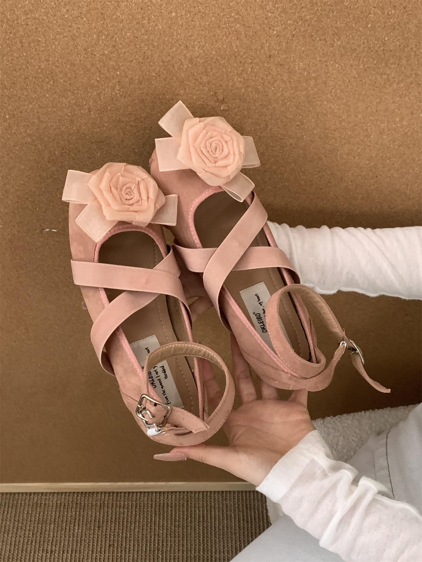 

Retro flower cross strap single shoes 2025 spring shallow mouth square head ballet shoes new Chinese gentle flats 39 розовый
