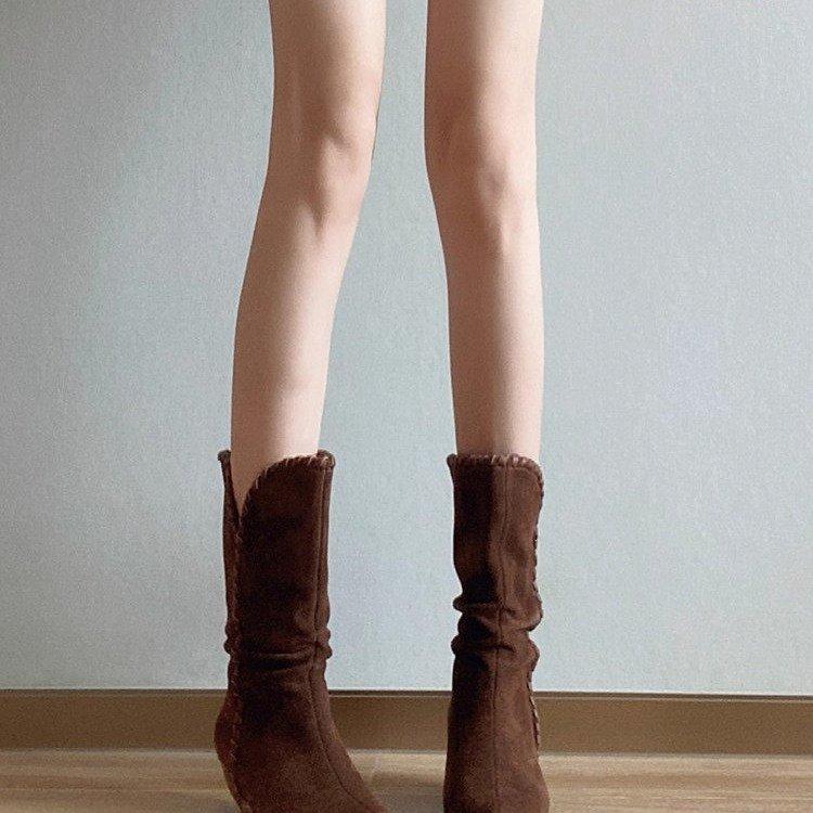 Französisches Nischendesign Stiefel mit Blockabsatz Kaschmiroberfläche 2025 Winter spitze Zehen mittelhoher Absatz Leder-Mid-Boots Kinder