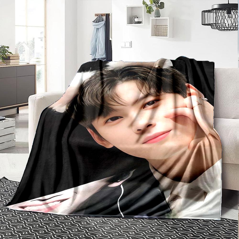 1Pc Cha Eun-woo Blanket Soft Comfortable Polyester Blanket All Season Warm Throw Bedroom Office Outdoor Use Ideal Christmas Gift Choice Print Home Bla