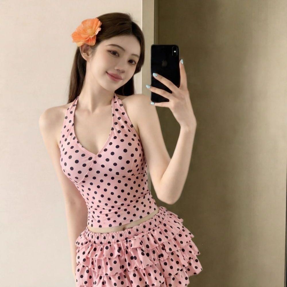 

Pink and black polka dots, high-end sense hanging neck, small chest, sexy lotus leaf edge skirt style, belly cover, split vacation hot spring M