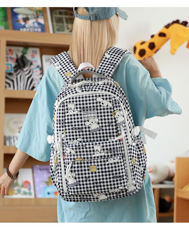 High value, fresh, sweet and cute cartoon backpack, large capacity backpack for primary and secondary school students
