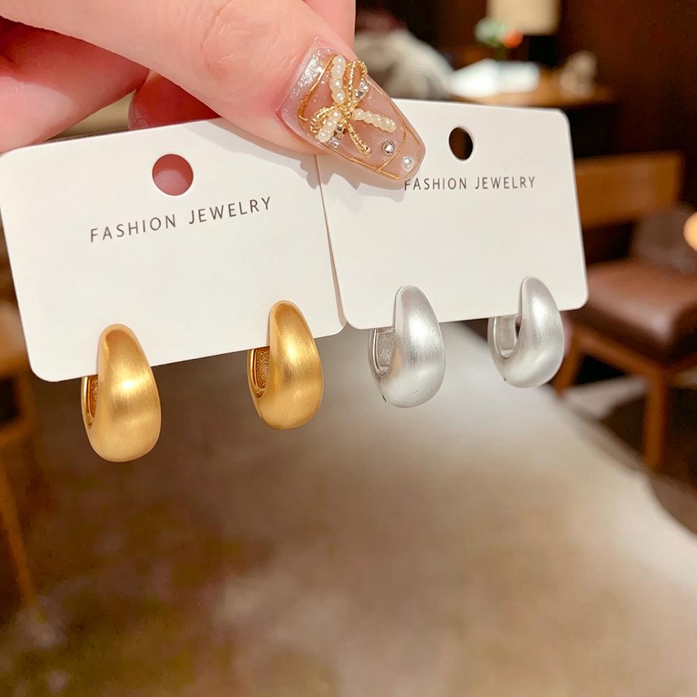 Retro U-Shaped Brushed Ear Cuff: Elegant European & American Design, Versatile Women's Earrings