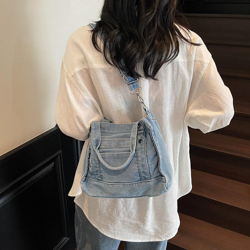 Street Trend 2025 New Denim Small Square Bag Women's Fashion Simple Versatile Shoulder Bag Travel Leisure Messenger Bag