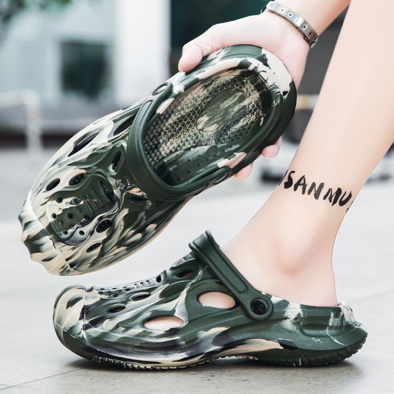 Fashion Claccis Men Slippers 2025 Men Summer Beach Shoes Women Outdoor Shoes Camouflages Slide Sandals Summer Couples Garden Clogs