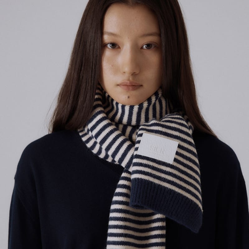

SILN Linea stripe knit muffler (NAVY/IVORY) FREE