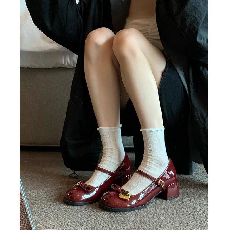 2025 New Red Mary Jane Shoes Japanese Round Head College Style Love Buckle Small Leather Shoes Women's Patent Leather Retro Single Shoes