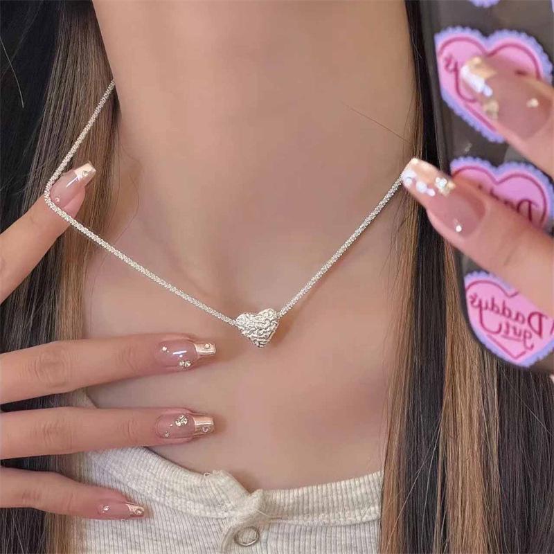 Iridescent Lava Heart Necklace - Small Dopamine Collarbone Chain for Women, Versatile and Trendy