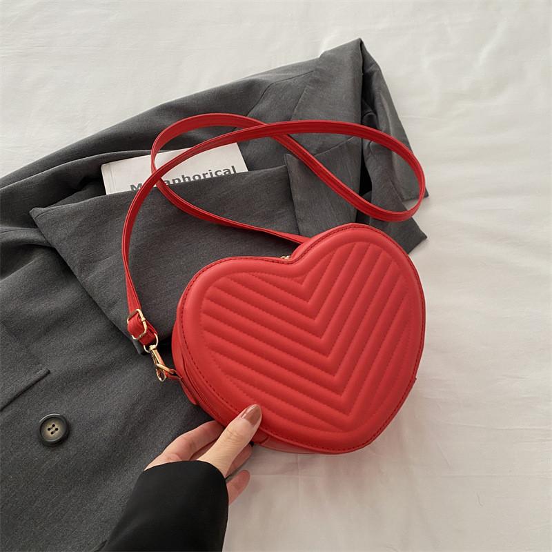 Fashionable Korean Style Solid Color Heart Shaped Pu Handbag For Spring Casual Use
