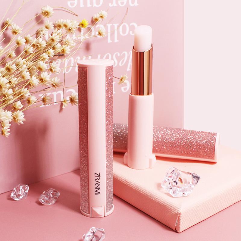 

Питательный бальзам и маска для губ «Звездное небо» - Увлажняющая, питательная, бесцветная формула для более гладких губ.