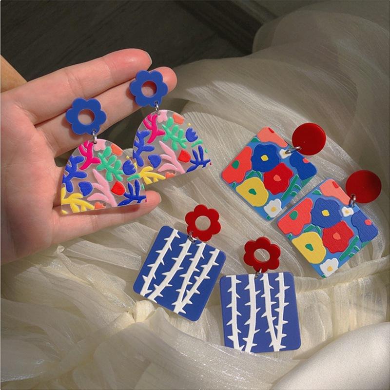 Pendientes de botón de flor de colores estilo pintura al óleo retro de color contrastante para mujer, pendientes acrílicos dulces y frescos con sentido de diseño de nicho