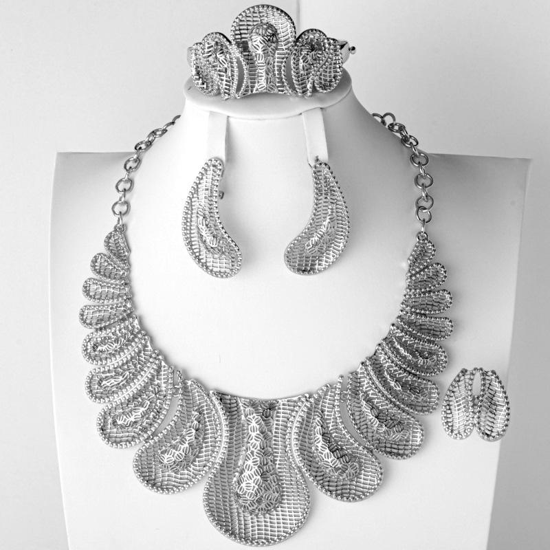 

Retro Court Style Tassel Pendant Jewelry Set: Necklace, Bracelet, Earrings & Ring 18K срібний