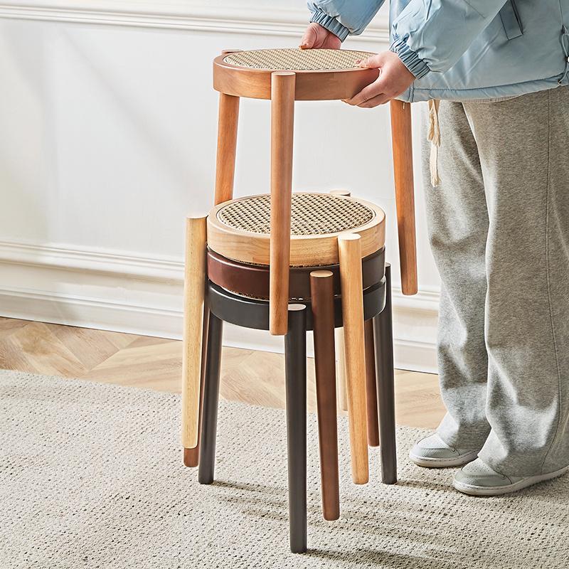 Nordischer runder Hocker aus massivem Holz und Rattan, lässiger niedriger Hocker, leichte, luxuriöse, kleine Bank aus Rattan, zum Stapeln von Schuhen