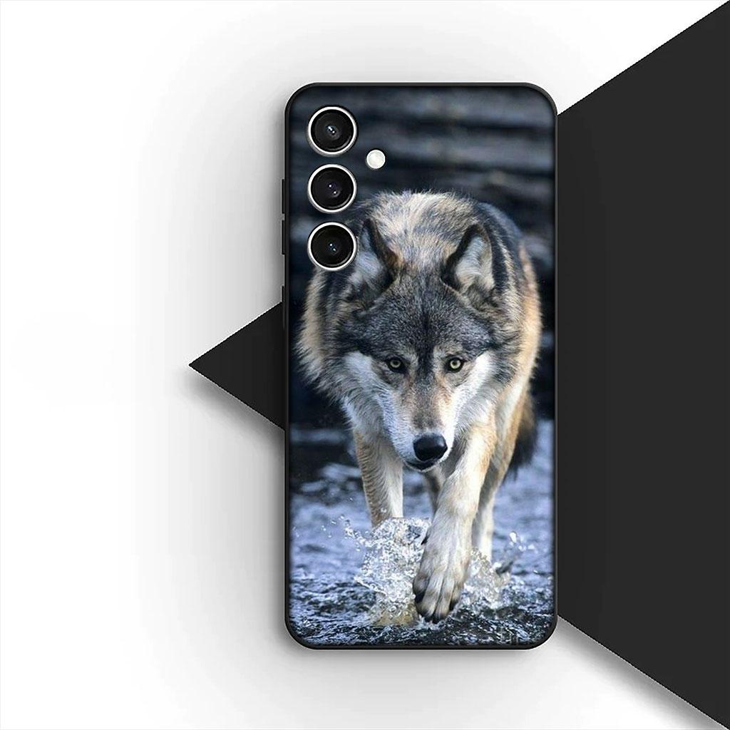 Casing Phone Cover for Samsung Galaxy S22 S21 S20 FE Ultra Plus A07 A17 A15 A16 A25 A57 A37 Case  Animal Stalking Wolf Art