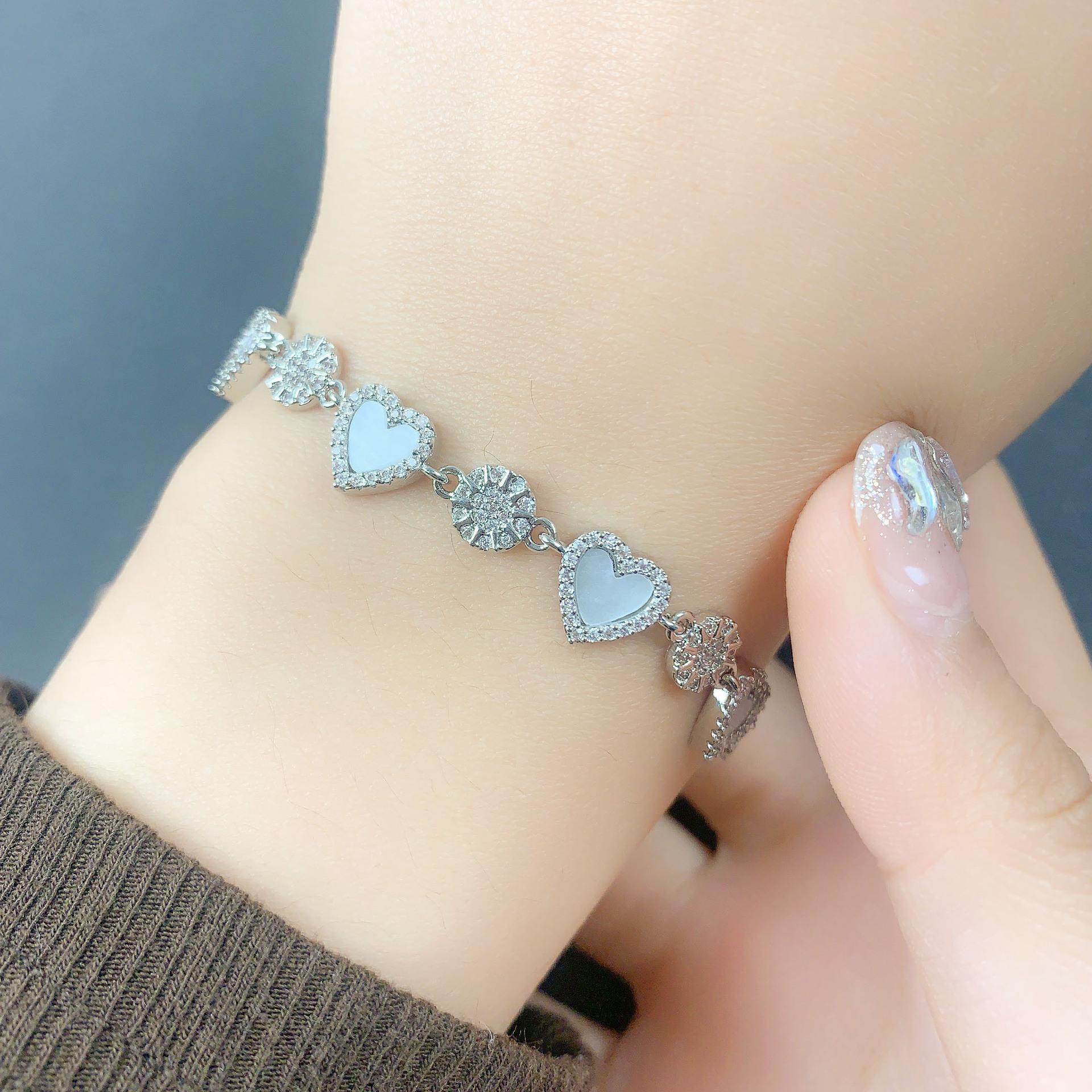 

Браслети Не Втрачають Колір Жіночий Літній Сонце Любов Браслет Жіноча Мода Легка Розкіш Нішевий Преміальний Відчуття Ручних Аксесуарів срібний