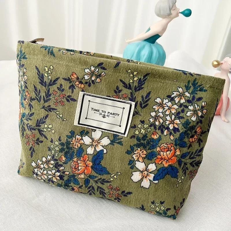 Cosmetische Tas Pouch voor Vrouwen Borduurwerk Margriet Bloemen Koreaans Reis toilettas Tas Schoonheid Make-up Pouch Organizer Etui