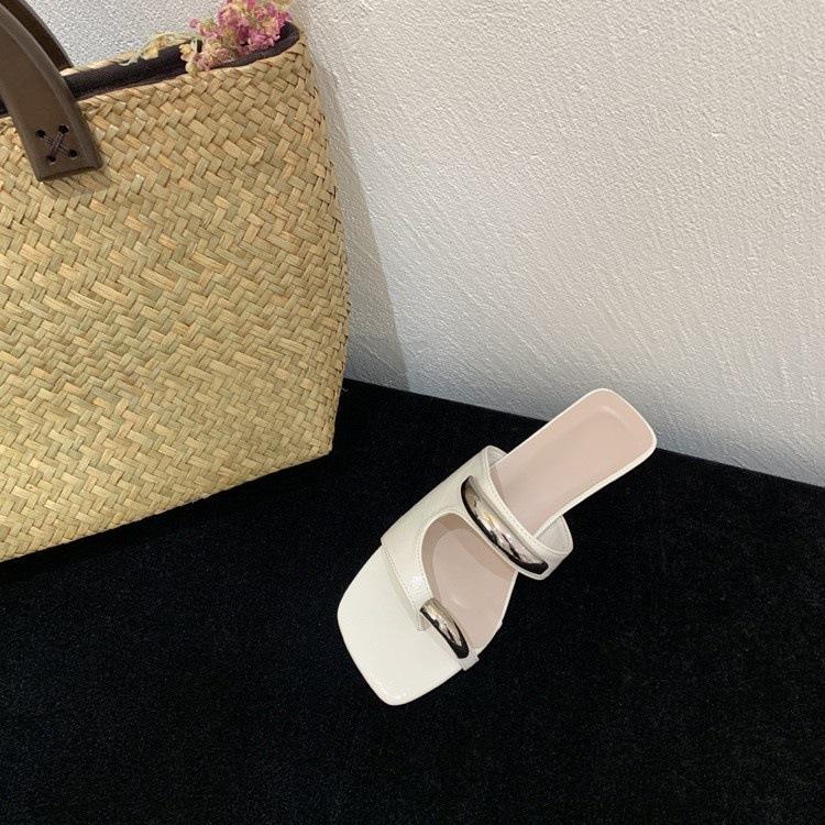 Holiday style, looking thin~ set of toe sandals for outer wear 2025 spring and summer new thin straps square head versatile outer wear slippers