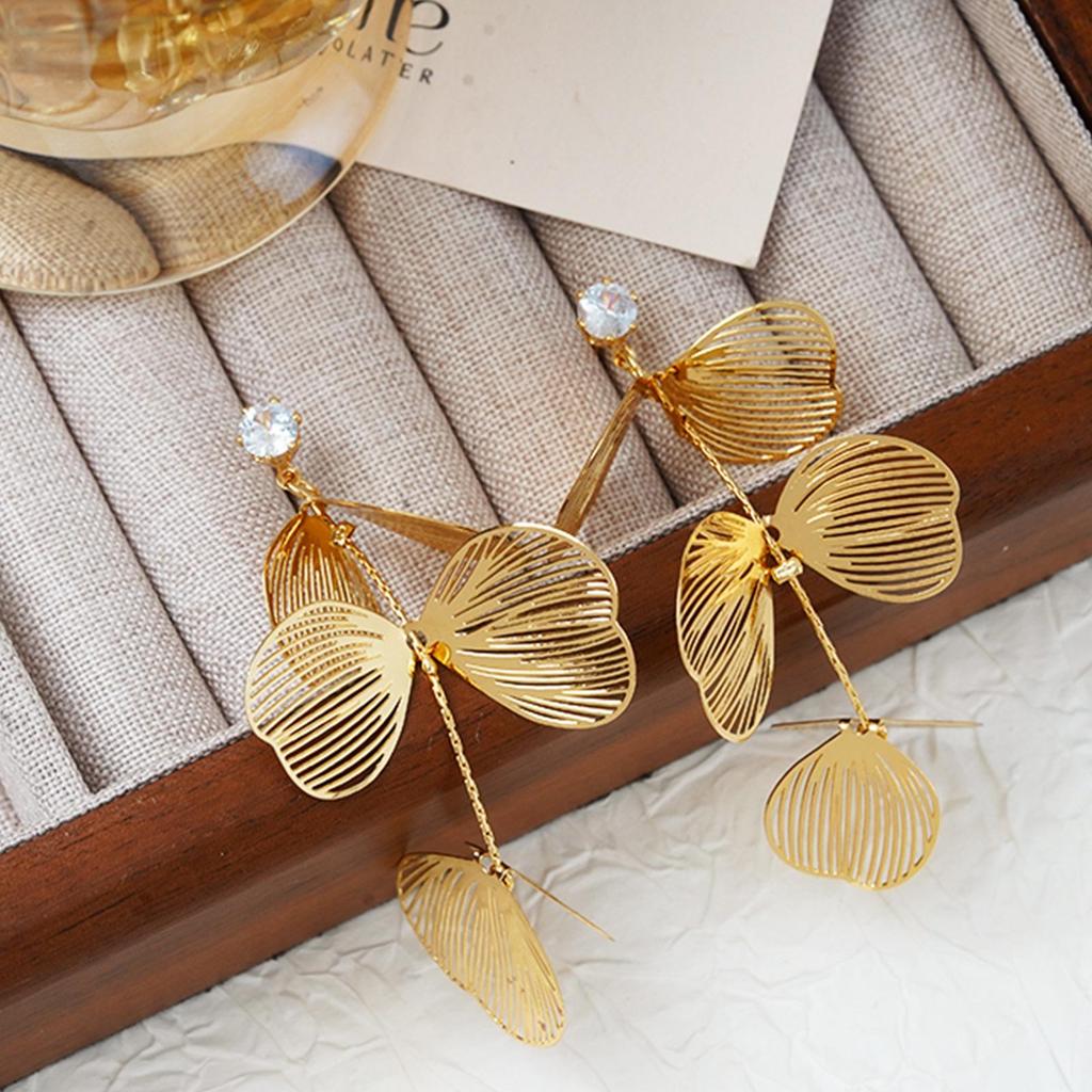 Silver Rhinestone Fishtail Tassel Earrings: Exaggerated Flower Design for a Stylish Look.