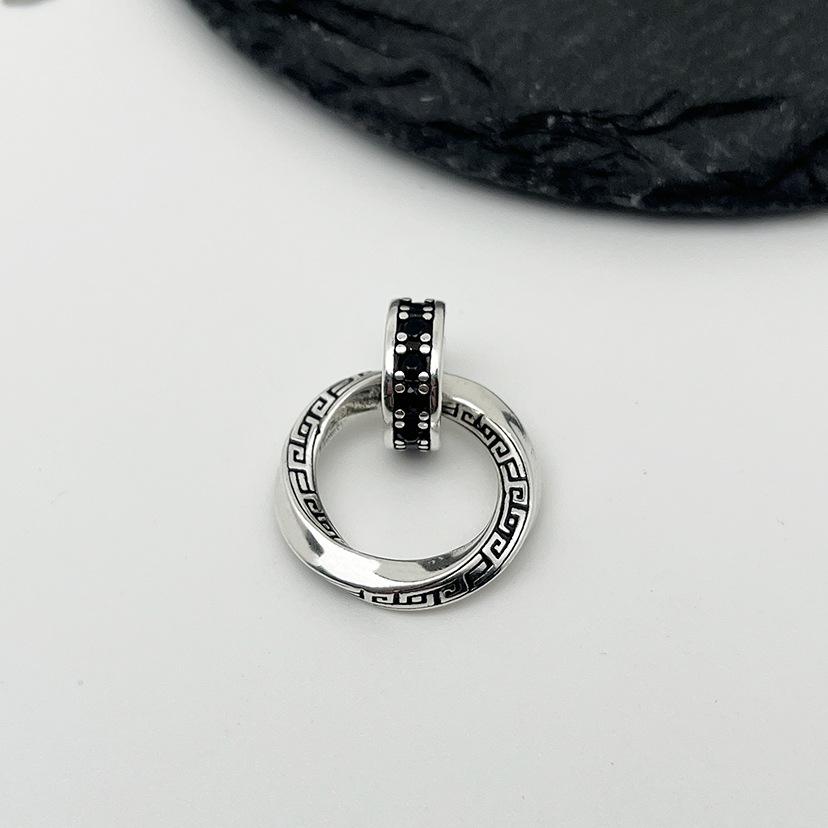 Retro Mobius Strip Pendant Necklace Unisex Hip Hop Premium Personalized Versatile Chain For Men And Women Fashion Jewelry
