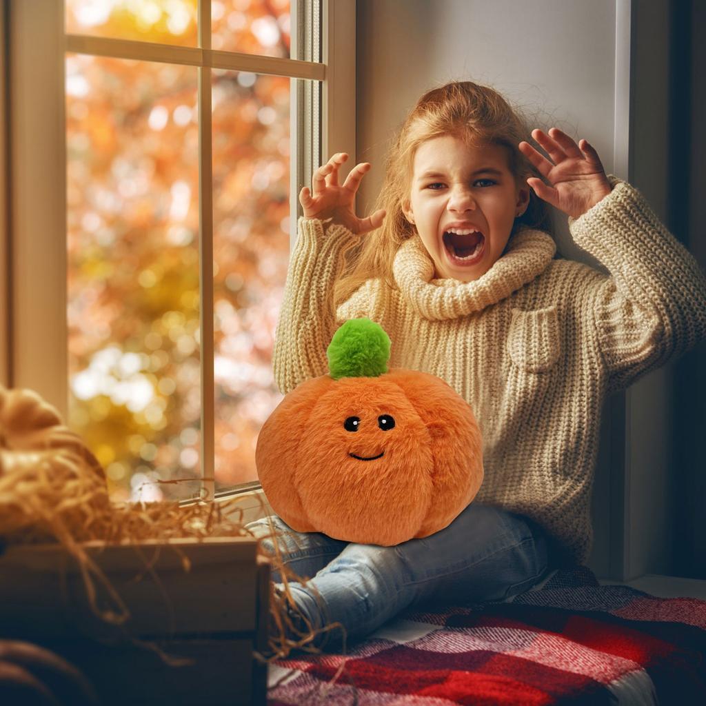 Dětská hadrová panenka roztomilá plyšová panenka jako dárek v kresleném stylu