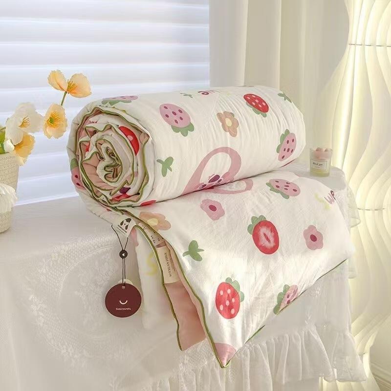 Cartoon Print Double-Layer Gauze Quilt