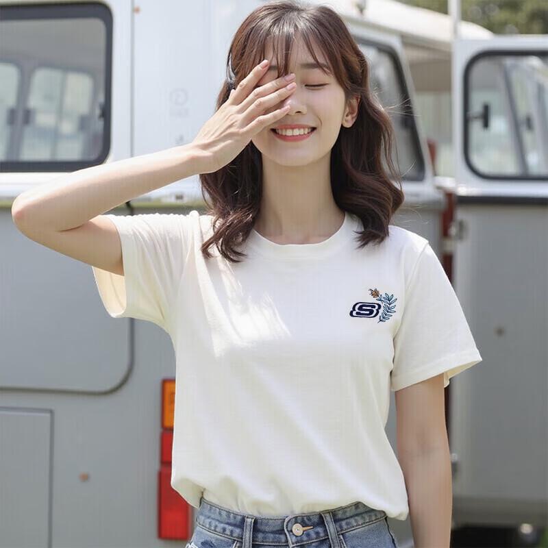 Skechers Women s Short Sleeve Running T-Shirt XL