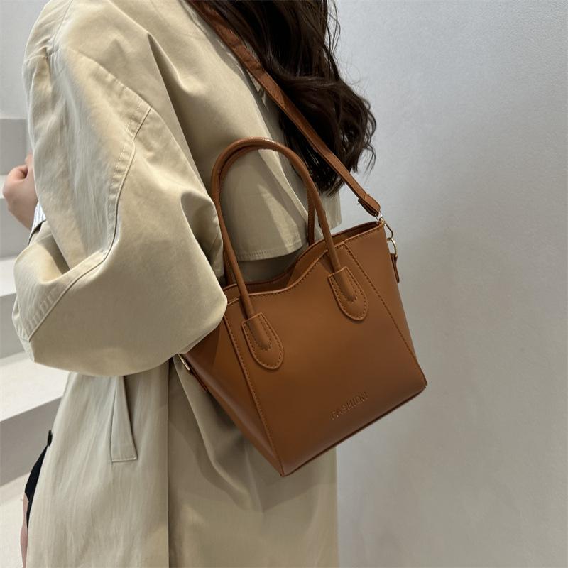 2025 new high-value fashionable bucket bag foreign niche women's shoulder bag fashion casual messenger bag