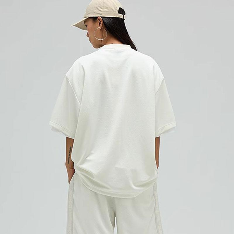 Undefeated T-Shirts Unisex Crew Neck UC52GSS06M