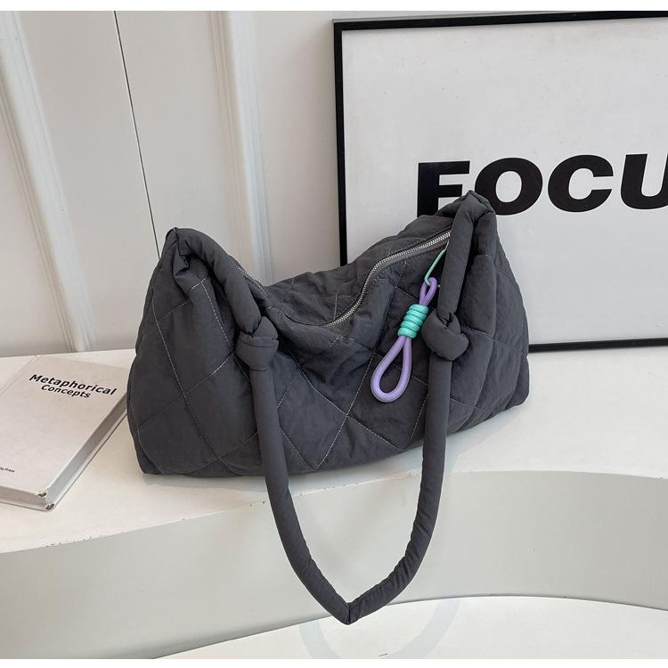 

2025 large capacity diamond shoulder bag women s summer new canvas tote bag outdoor commuting lazy wind messenger bag темно-серого