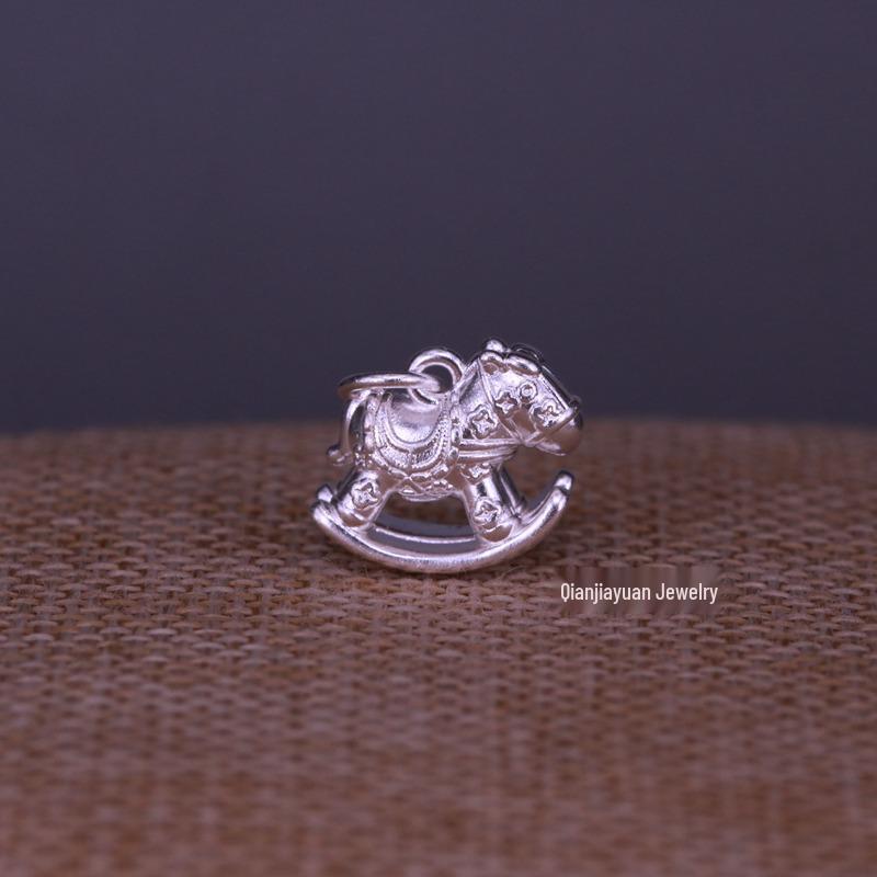 Kalp Uç Uçlu Gümüş Sallanan Atlı Atlıkarınca Kolye Ucu Kolye