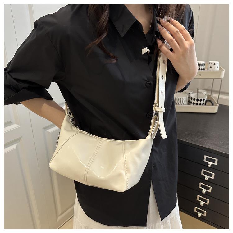 Soft Faux Leather Shoulder Bag for Women Small Capacity Crossbody Purse Trendy Dumpling Handbag