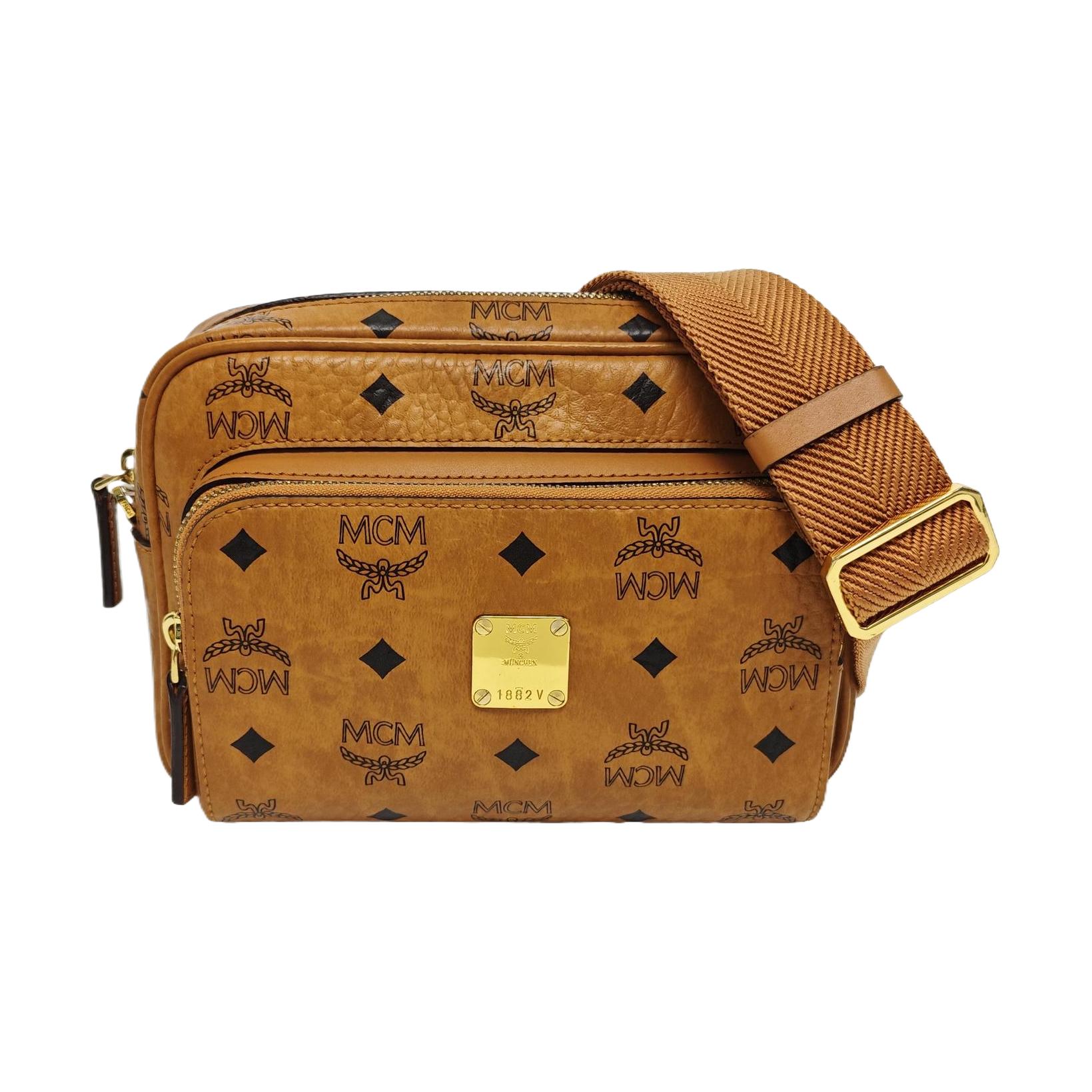 [Pre-Owned] Classic Monogram Zip Leather Camera Bag - Very Good #167JPJ6 ONE SIZE