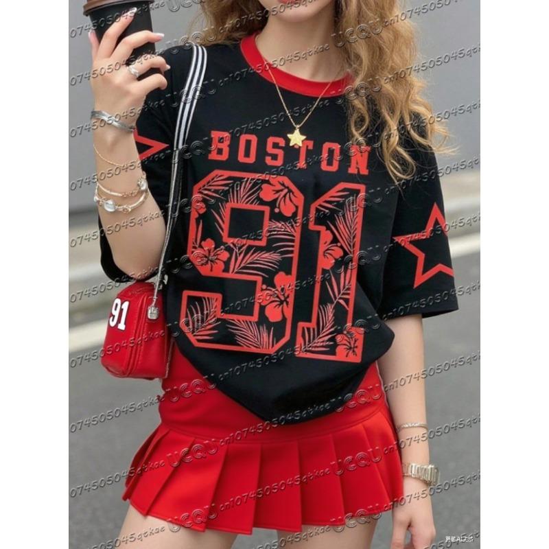 Black Boho Women's Tee - Hippie Girl & Star Graphic, Retro Bohemian Print Design for Casual Daily Wear