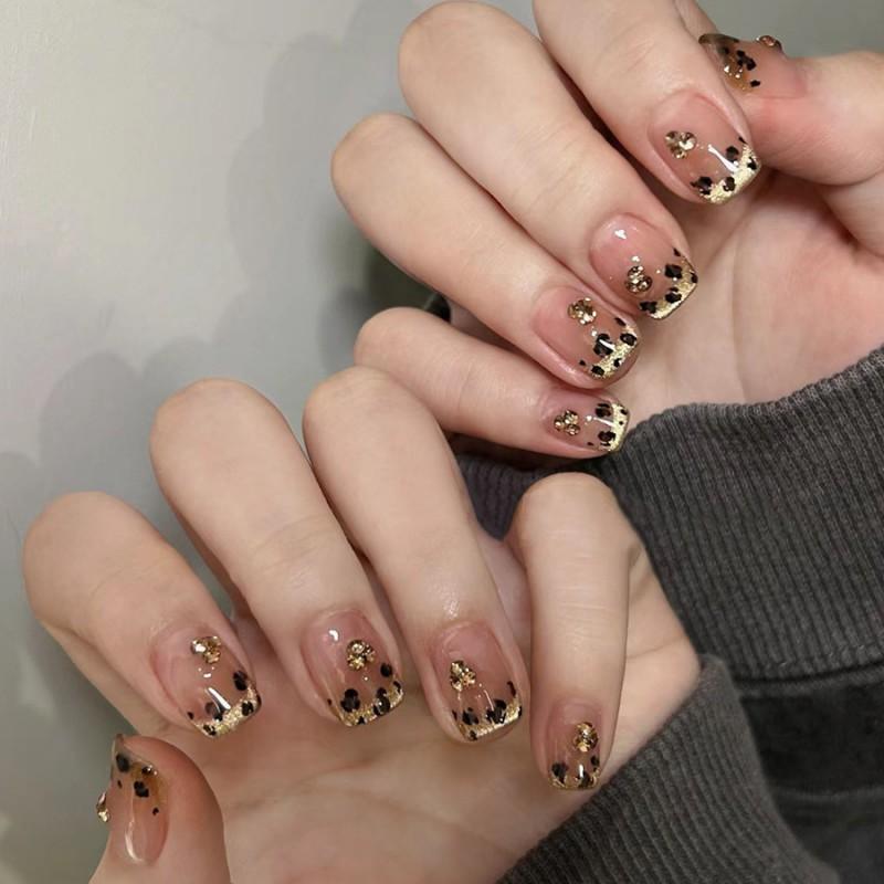 

Maillard French Leopard Print Wearing Nail Plate High-end Feeling Boxed 30 Pieces Art Popular In Europe America Fake Wholesale