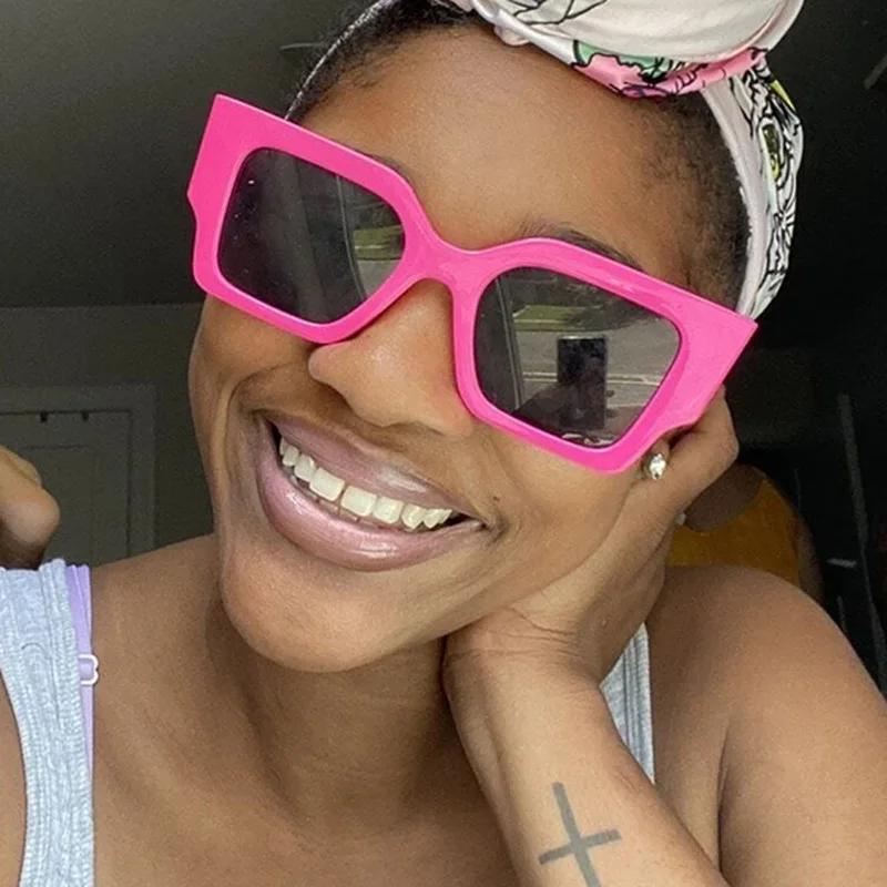 Attractive Glasses Men's Champagne Luxury Brand Designer Big Frame Square Sunglasses Wo For 2024 Vintage Punk Sun Glasses Popular Pink Rose Red Eyeglasses Cm