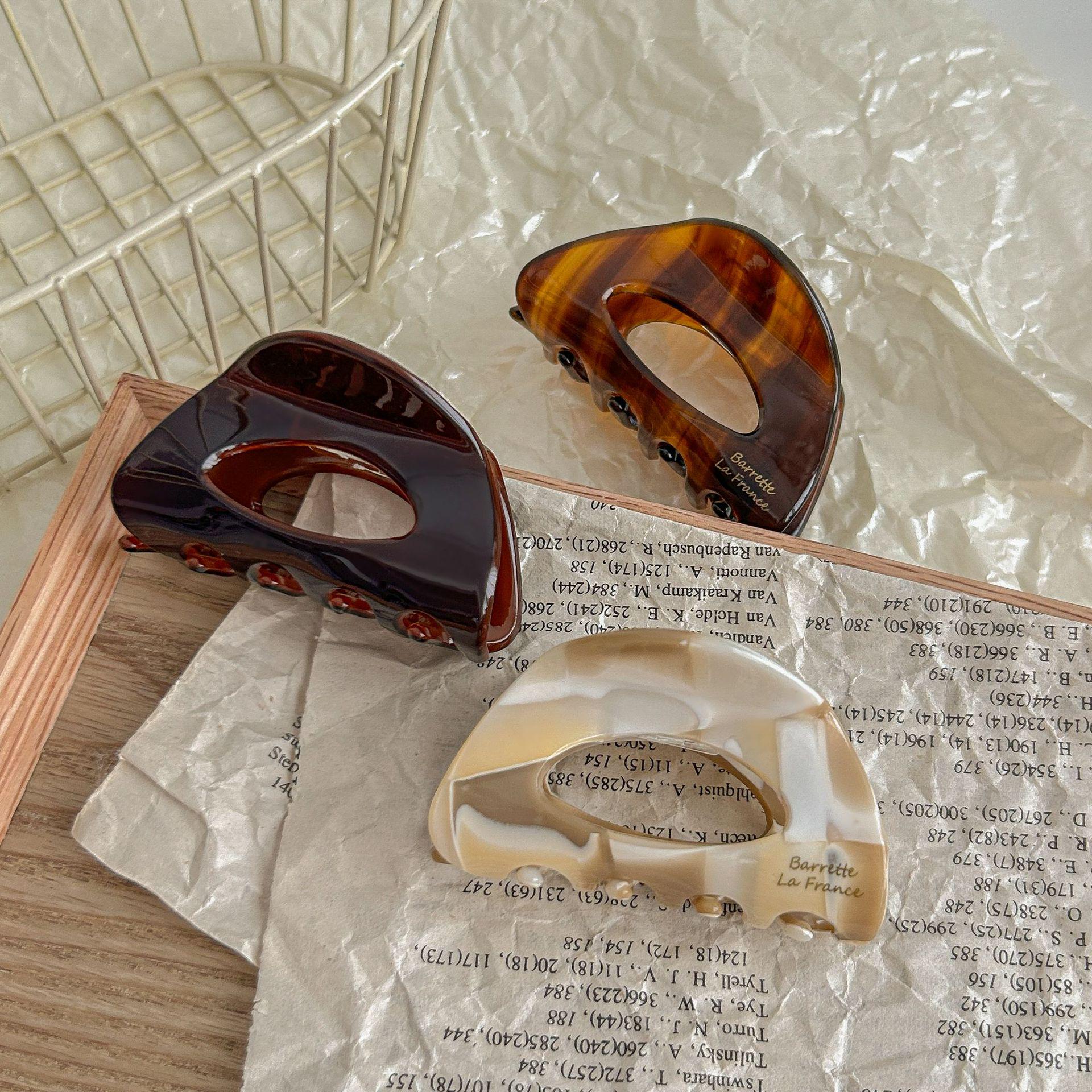 

2024 Women s Korean Style Coffee Acetate Semicircle Hair Claw Clip for Half Ponytail