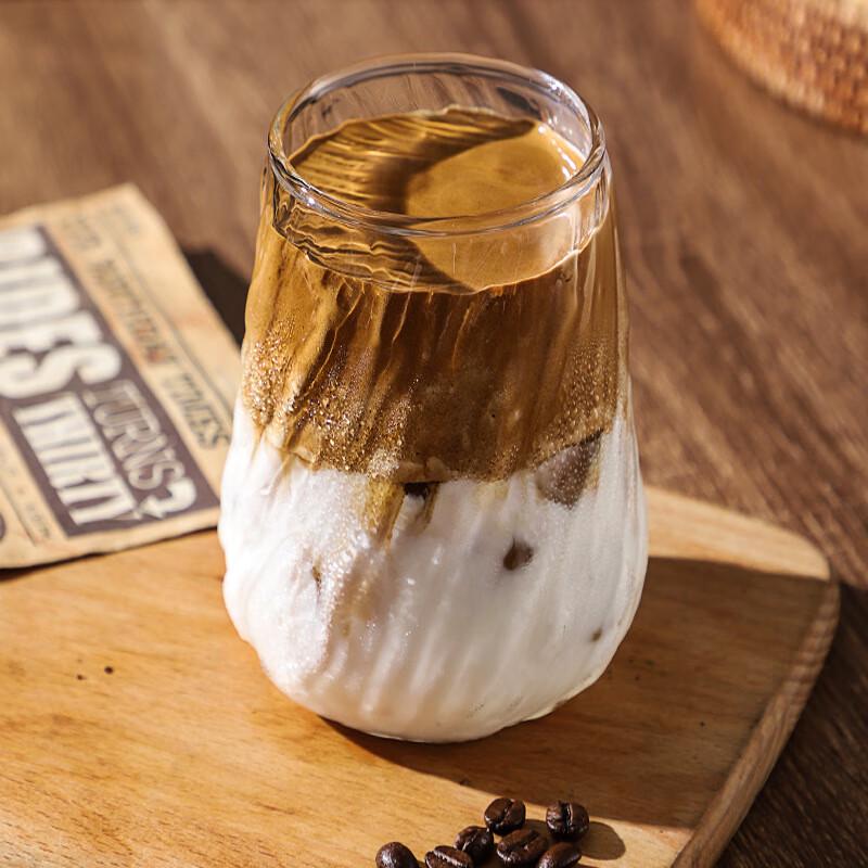 

Винтажный американский набор кофейных чашек «Вихрь» от Shangqi.