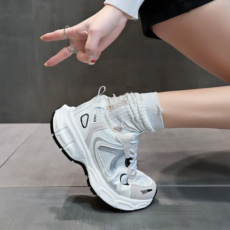 Lightweight and breathable women's shoes 2025 autumn new Korean version of fashion casual sports shoes popular versatile platform dad shoes