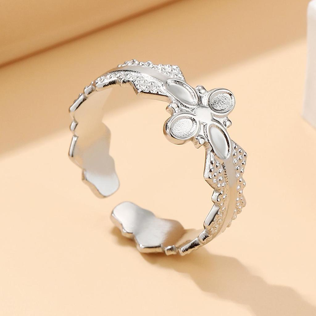 Elegant Retro Flower Ring: Stainless Steel Open Titanium Steel for Women