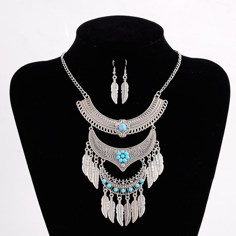 European-American Retro Layered Leaf Tassel Necklace and Earrings Set